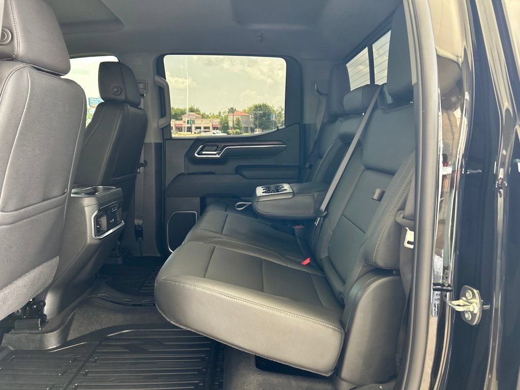 Used 2026 GMC Sierra 1500 SLT AWD/4WD image 9