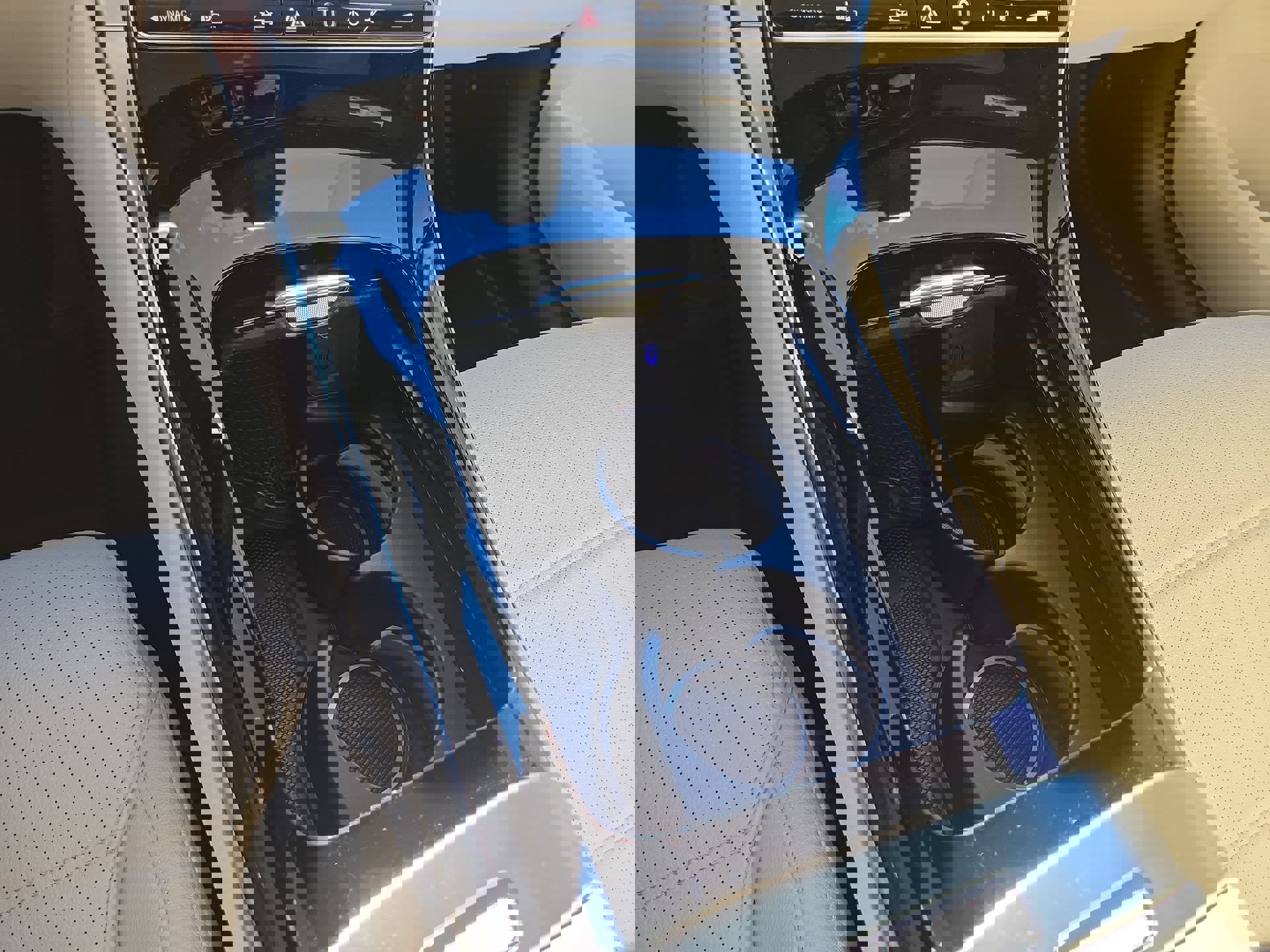 Used 2025 Mercedes-Benz GLC 300 4MATIC image 22