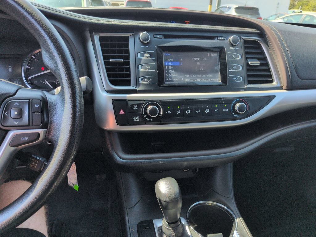 Used 2014 Toyota Highlander LE FWD image 18