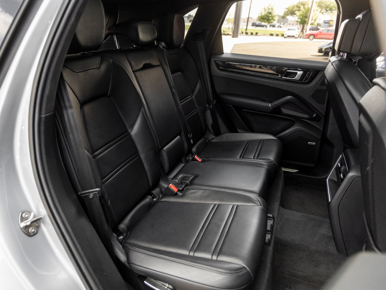 Used 2021 Porsche Cayenne AWD/4WD image 41