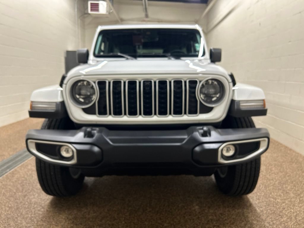 Used 2025 Jeep Wrangler Unlimited Sahara w/ Technology Group AWD/4WD image 6
