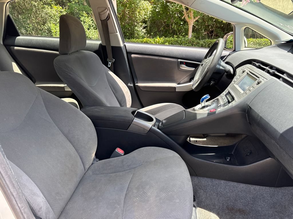 Used 2014 Toyota Prius Two FWD image 27