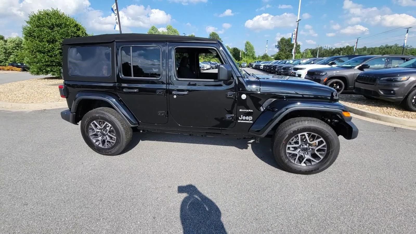 Used 2024 Jeep Wrangler Unlimited Sahara w/ Safety Group AWD/4WD image 8