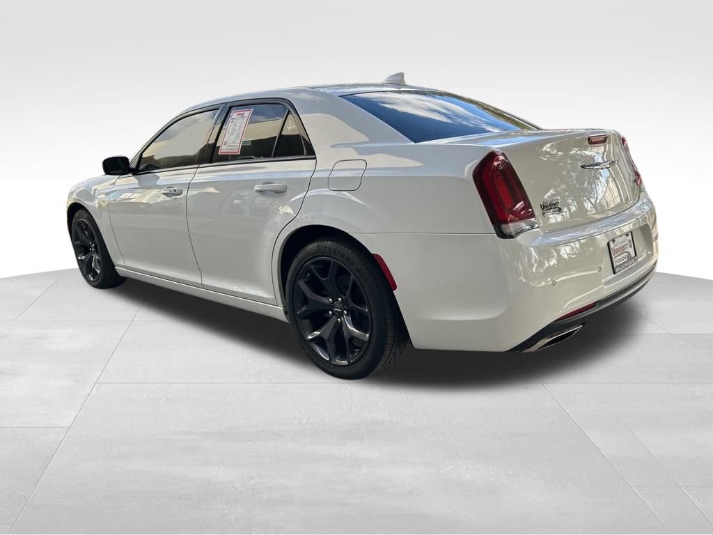 Used 2023 Chrysler 300 S image 4
