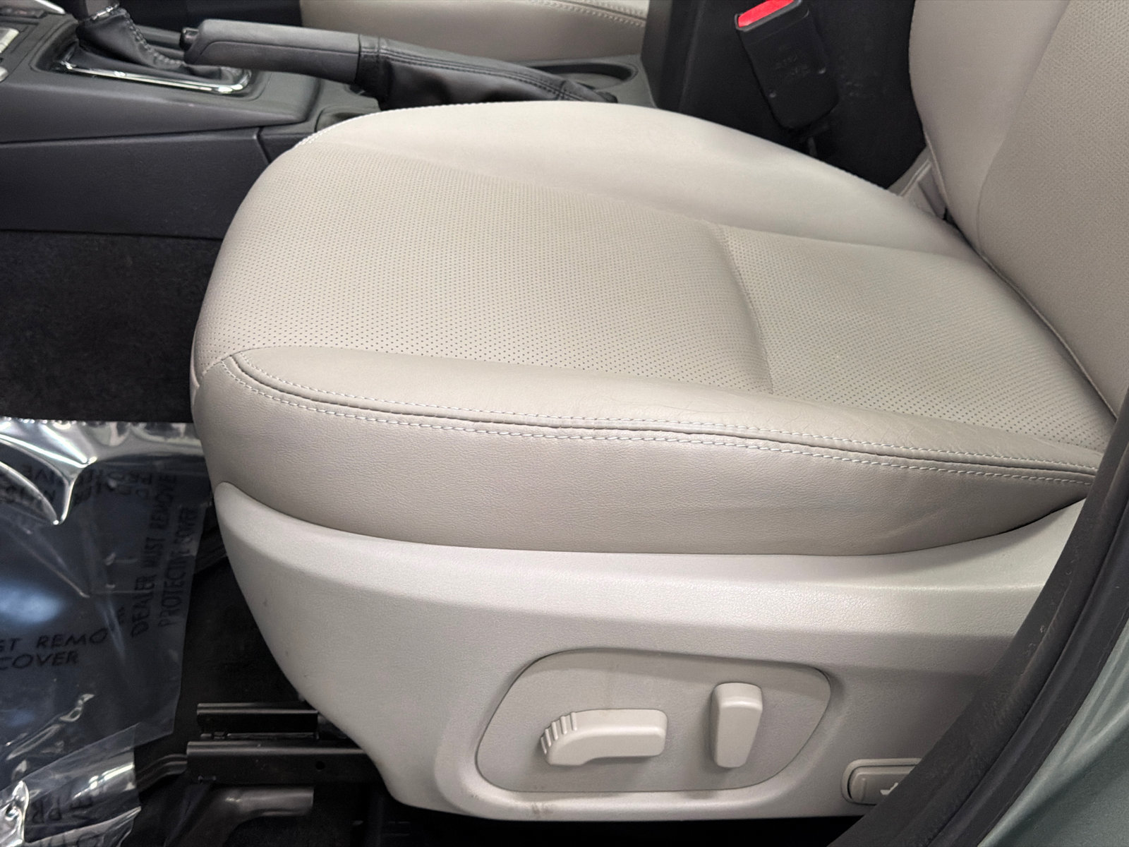 Used 2016 Subaru Forester 2.5i Touring w/ Eyesight & Navigation System AWD/4WD image 16