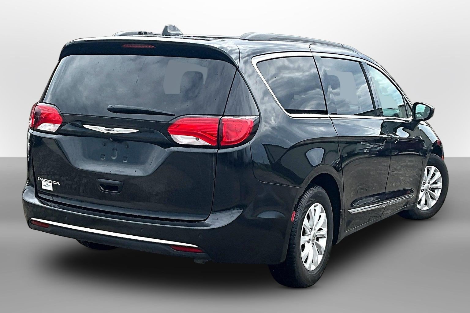 Used 2017 Chrysler Pacifica Touring-L FWD image 10
