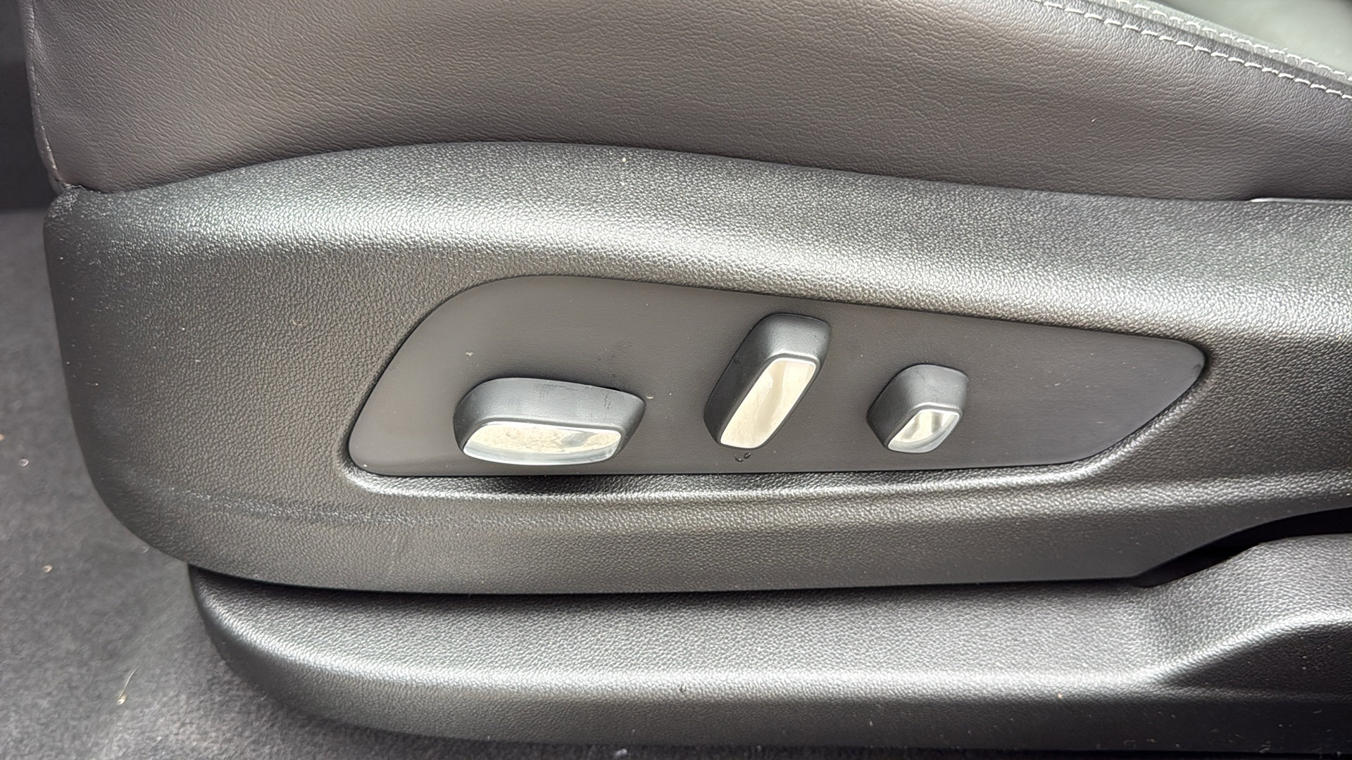 New 2026 Cadillac XT5 Premium Luxury w/ Driver Assist Package image 12