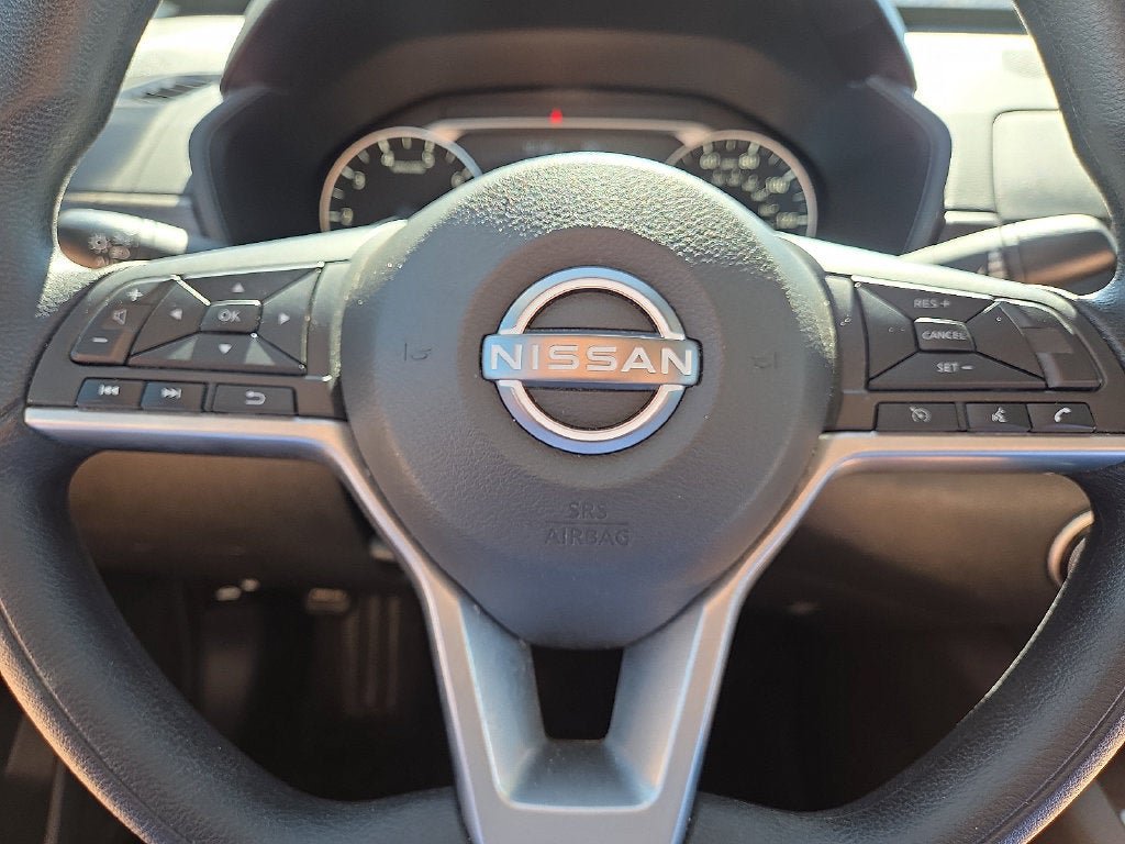 Used 2025 Nissan Altima 2.5 SV FWD image 30