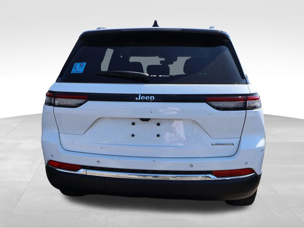 Used 2024 Jeep Grand Cherokee Laredo image 12
