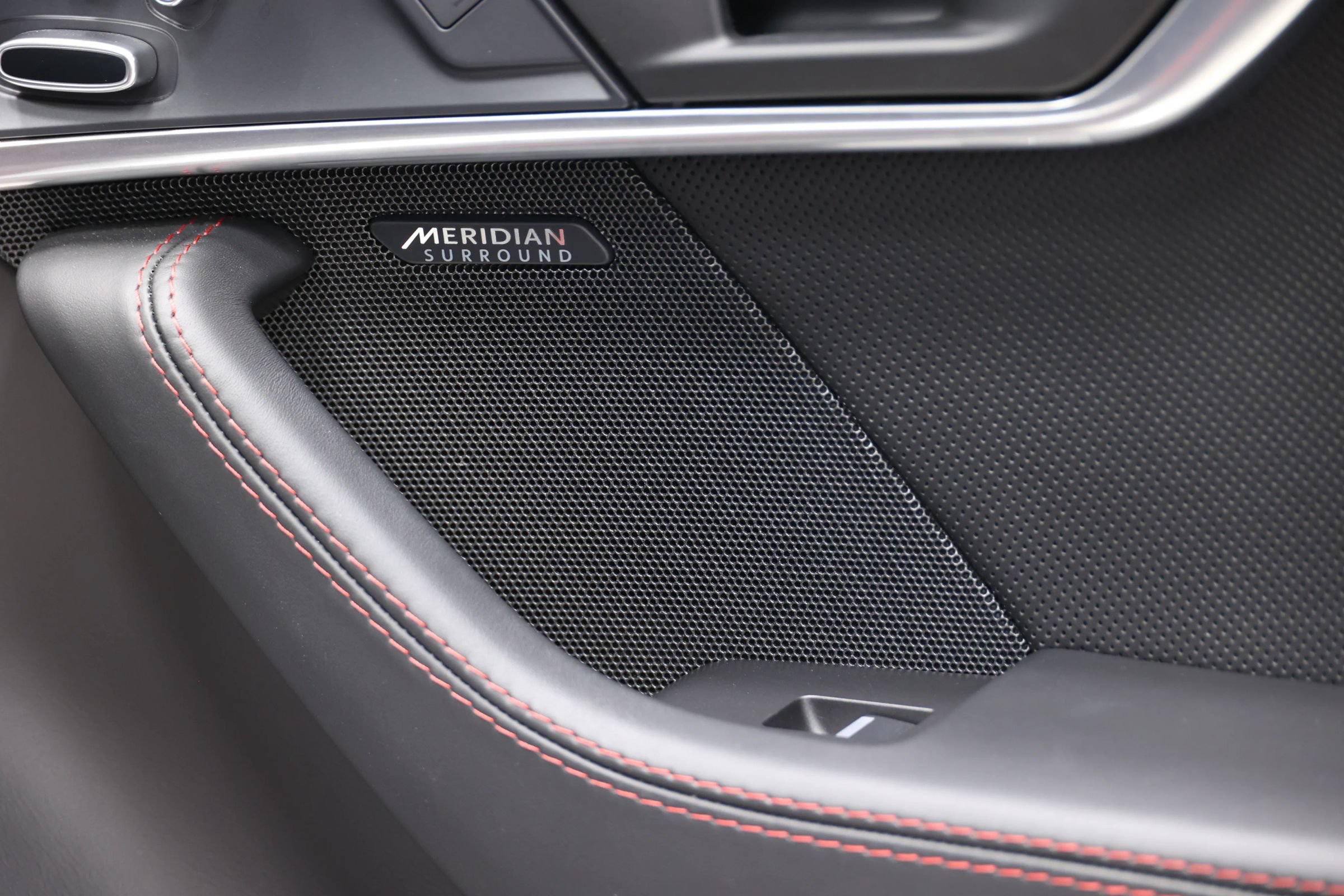 Used 2021 Jaguar F-TYPE R AWD/4WD image 65