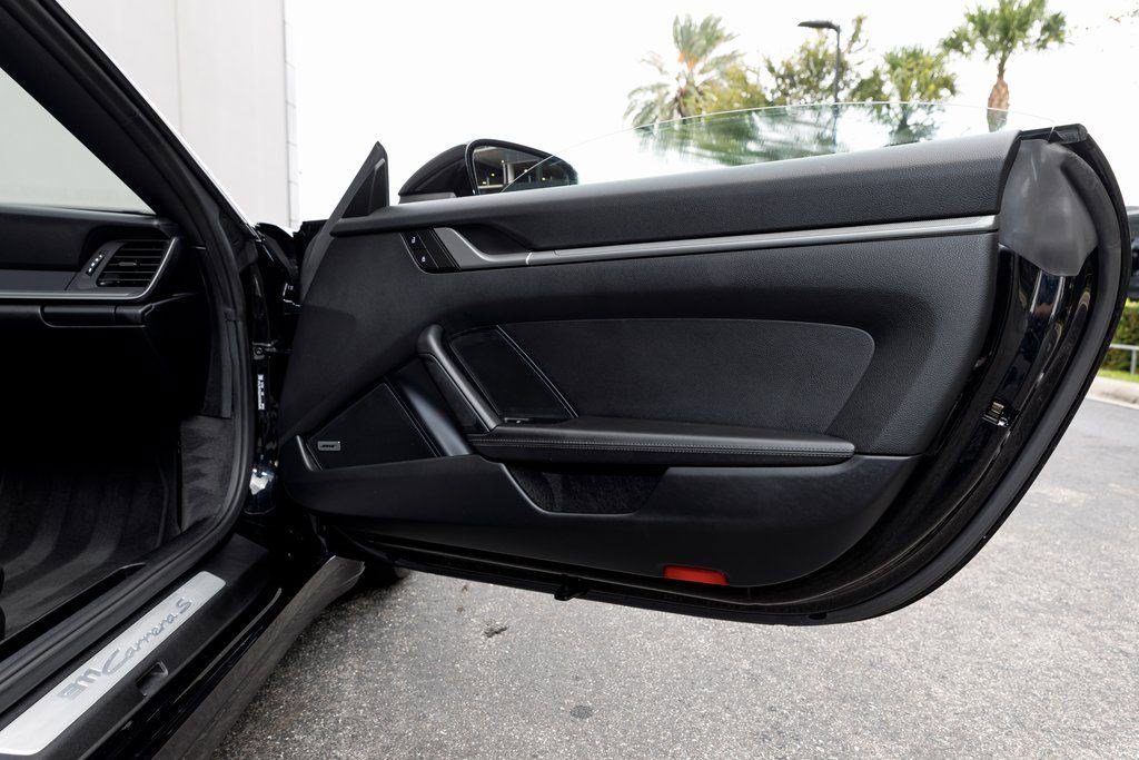Used 2024 Porsche 911 Carrera S image 31