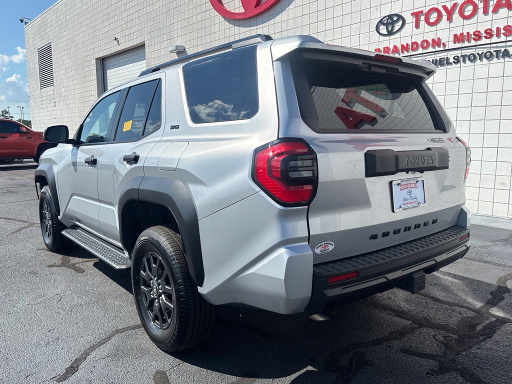 Used 2025 Toyota 4Runner SR5 AWD/4WD image 6