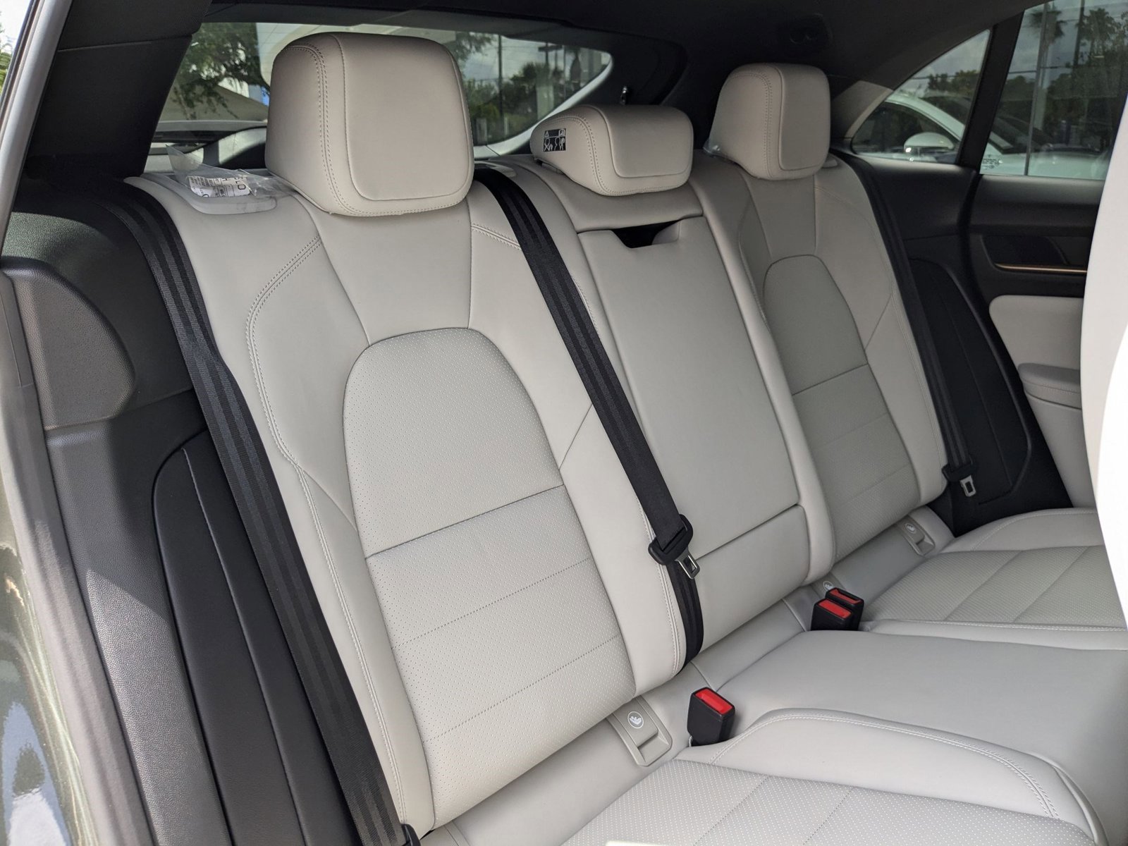 New 2025 Porsche Macan Electric RWD image 26