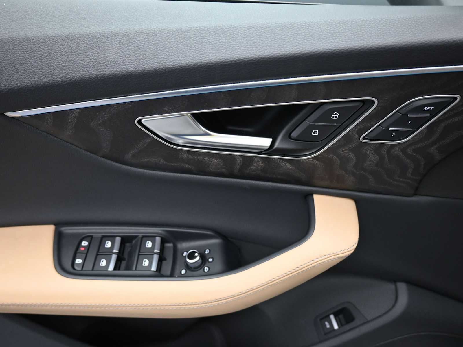 Used 2025 Audi Q7 3.0T Prestige w/ Prestige Package image 18