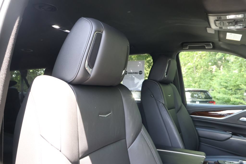 Certified 2022 Cadillac Escalade ESV Luxury w/ LPO, Illumination Package AWD/4WD image 45