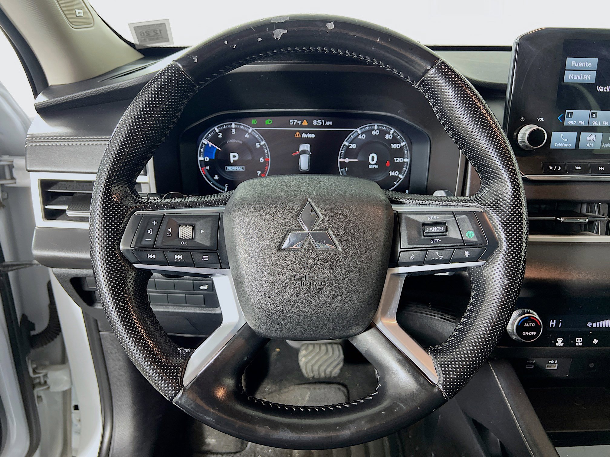 Used 2022 Mitsubishi Outlander SE image 12