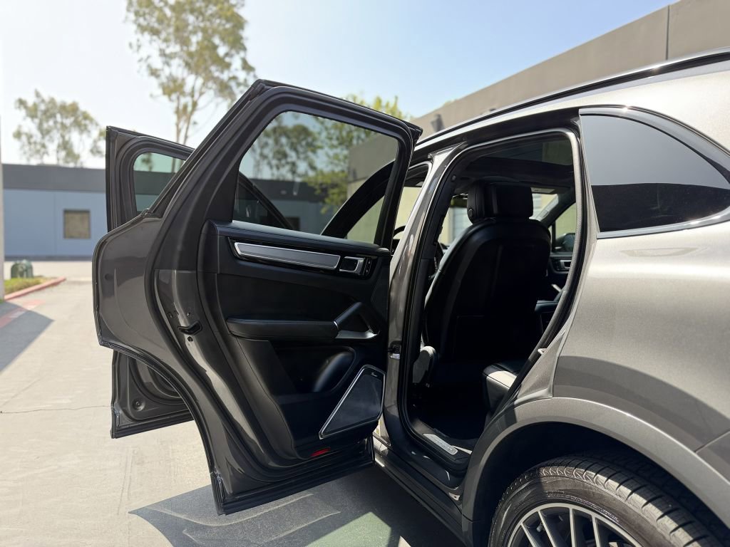 Used 2021 Porsche Cayenne Turbo AWD/4WD image 28
