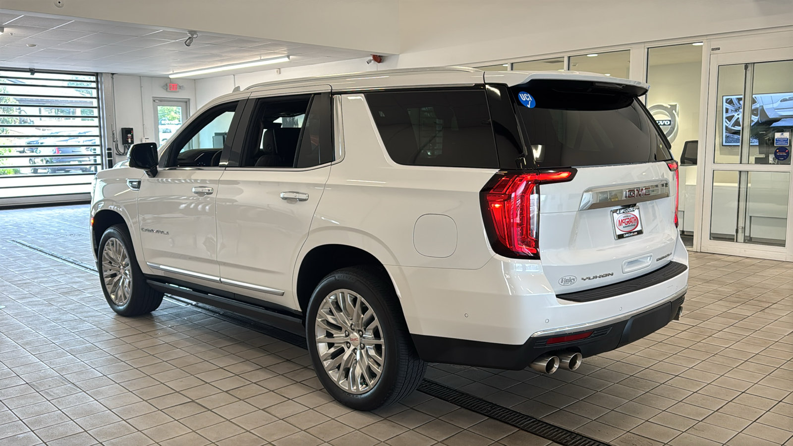 Used 2024 GMC Yukon Denali w/ Denali Reserve Package AWD/4WD image 7
