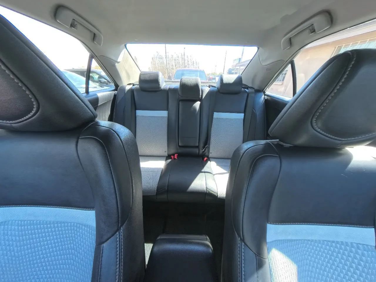 Used 2014 Toyota Camry SE image 25