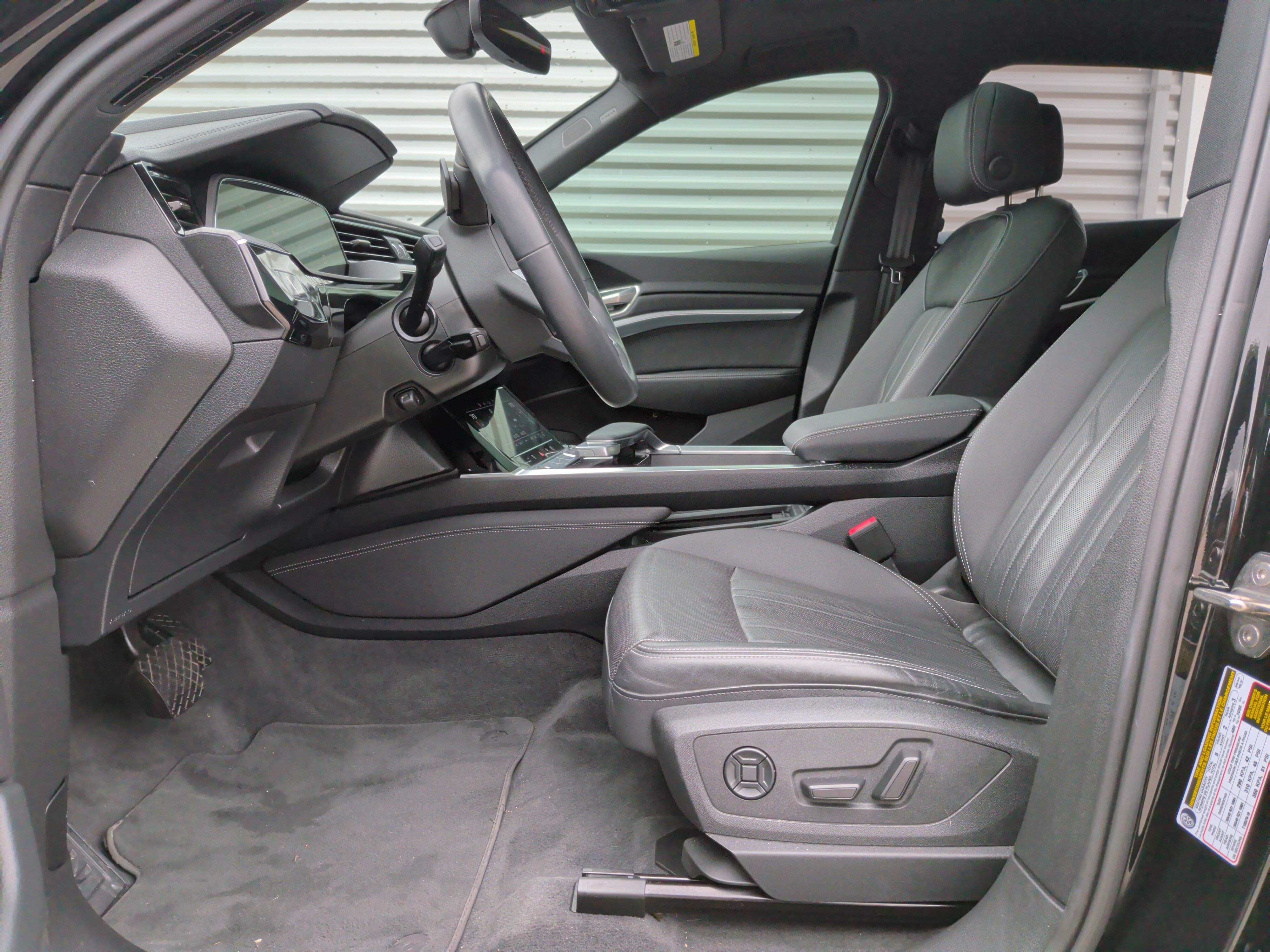 Used 2024 Audi Q8 e-tron Premium Plus AWD/4WD image 16