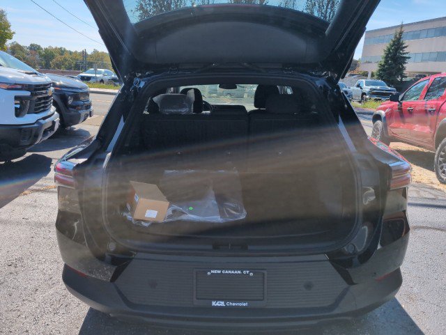 New 2026 Chevrolet Equinox EV LT image 17