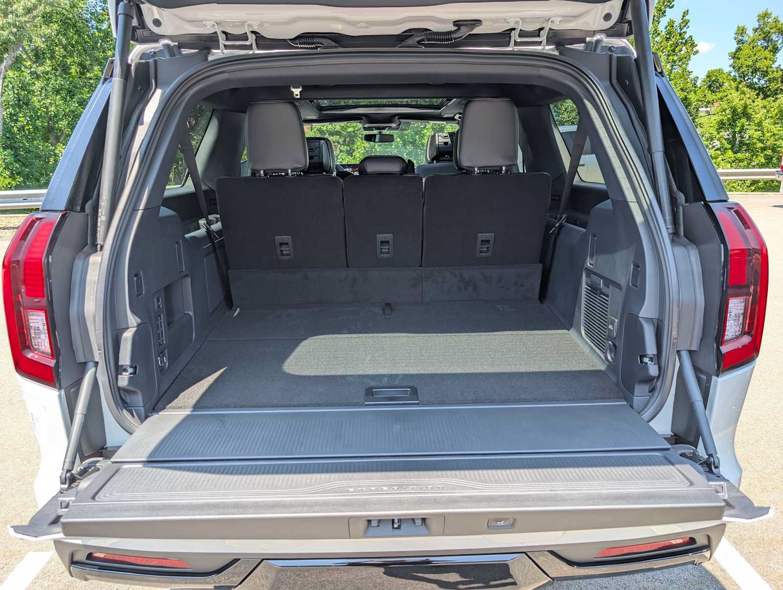 New 2027 Ford Expedition Max Platinum w/ Stealth Appearance Package AWD/4WD image 7