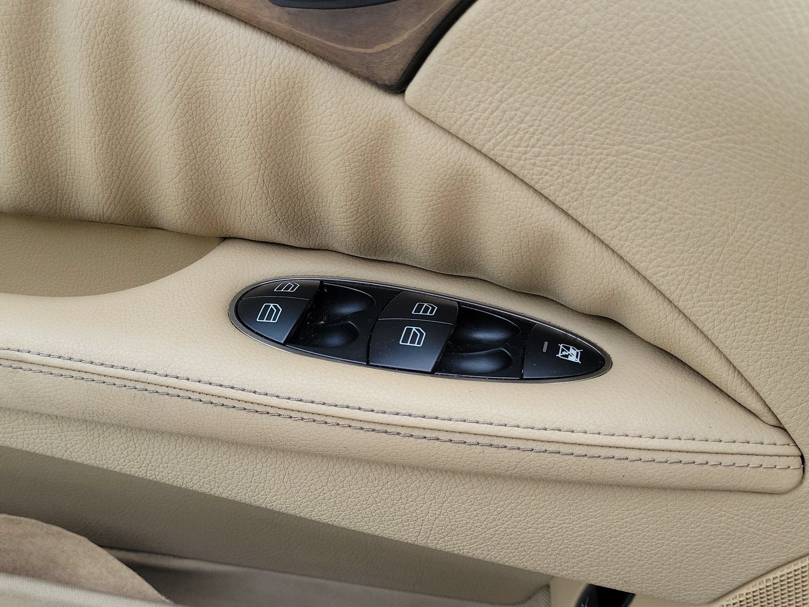 Used 2007 Mercedes-Benz E 550 Sedan image 17
