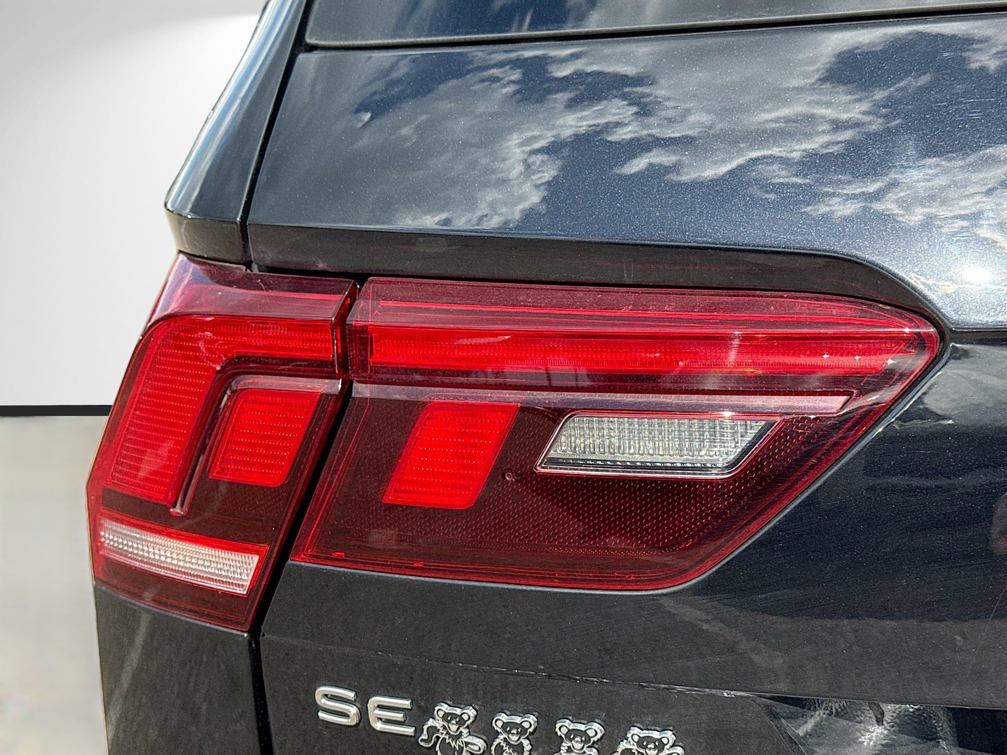 Used 2023 Volkswagen Tiguan SE R-Line image 10