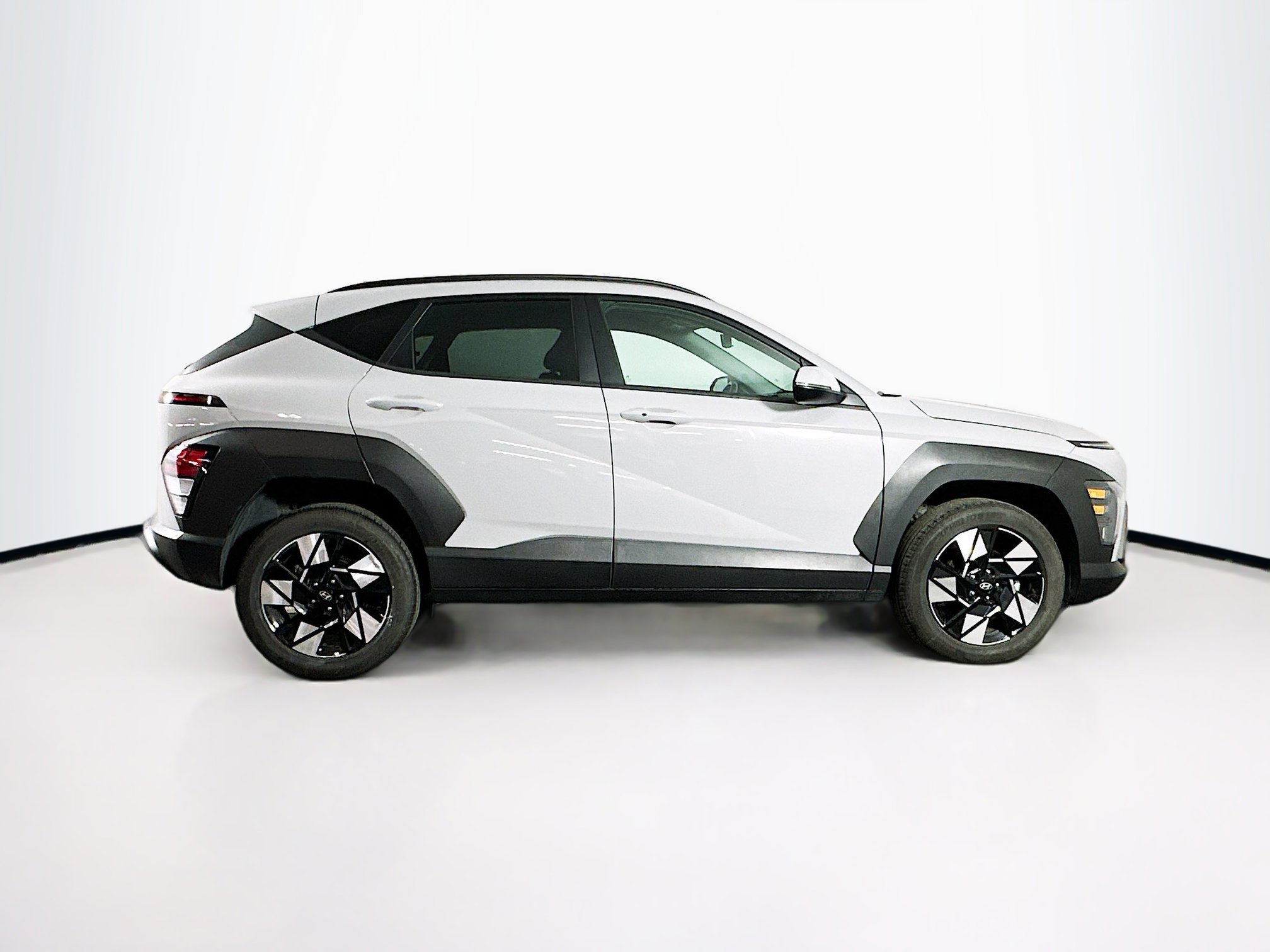 Used 2025 Hyundai Kona SEL image 10