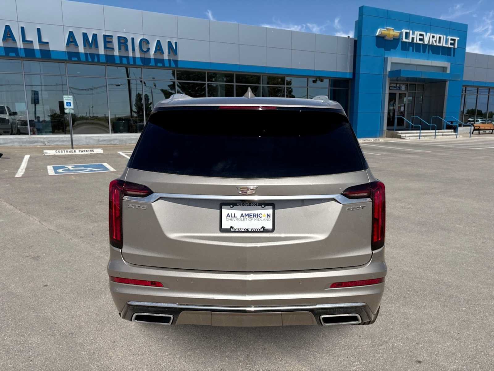 Used 2023 Cadillac XT6 Luxury FWD image 7