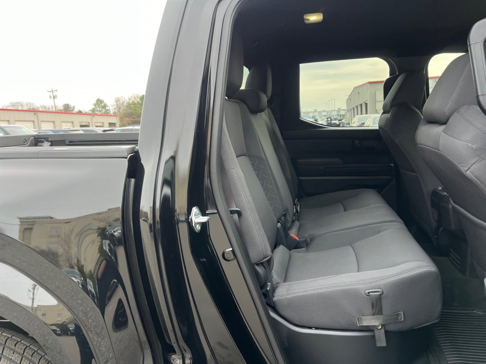 Certified 2025 Toyota Tacoma SR5 image 33