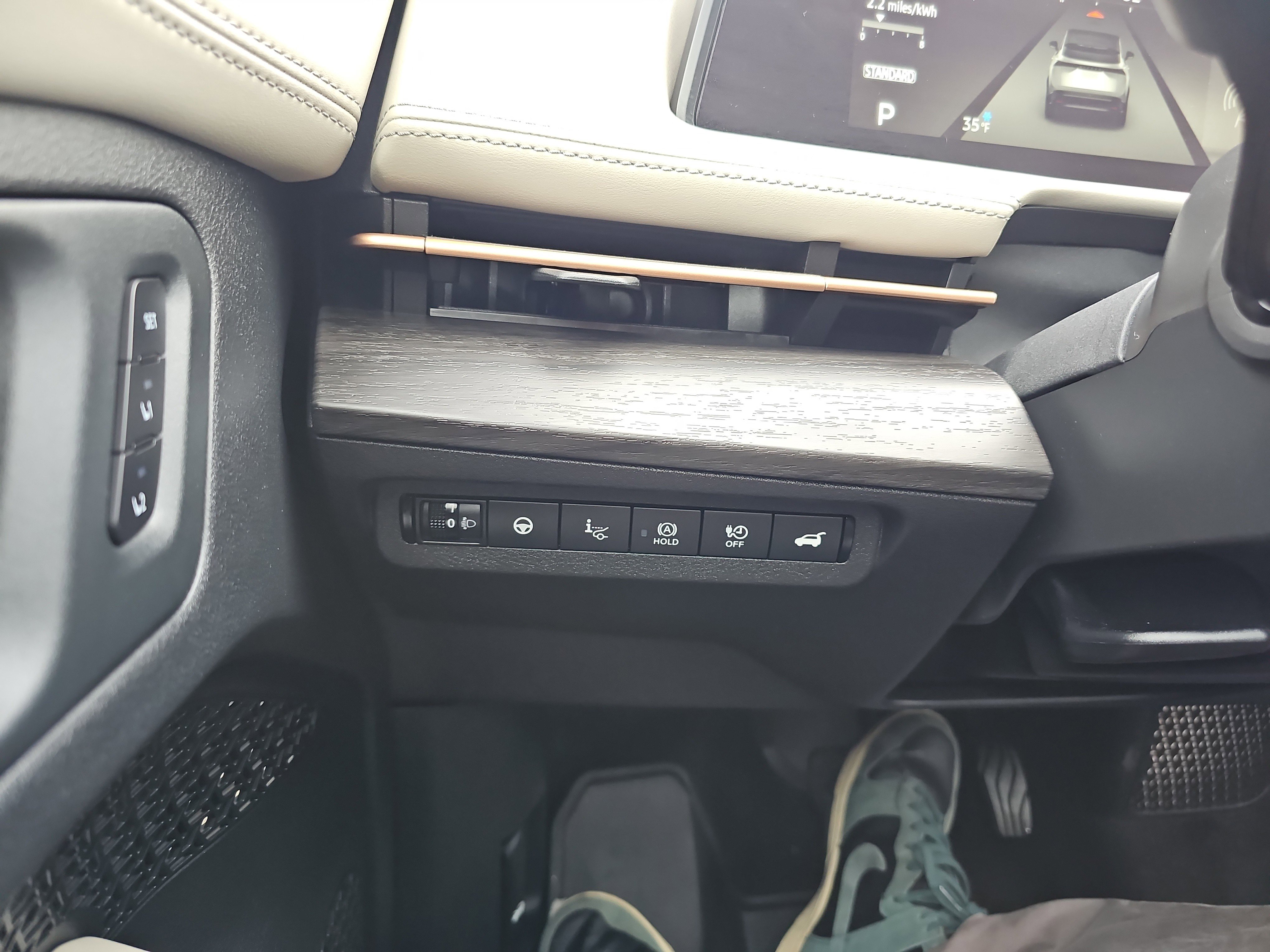 Certified 2025 Nissan Ariya EVOLVE+ image 30