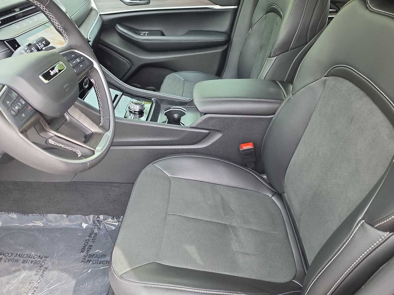 New 2026 Jeep Grand Cherokee Altitude AWD/4WD image 46