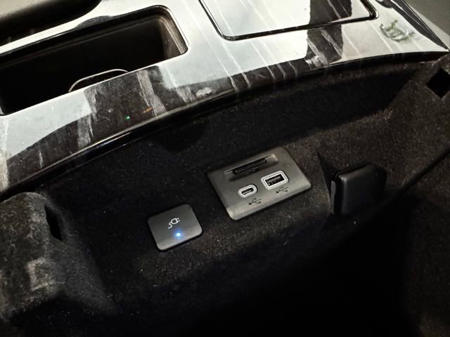 Used 2021 Cadillac Escalade Sport w/ Driver Assist Tech Package image 27