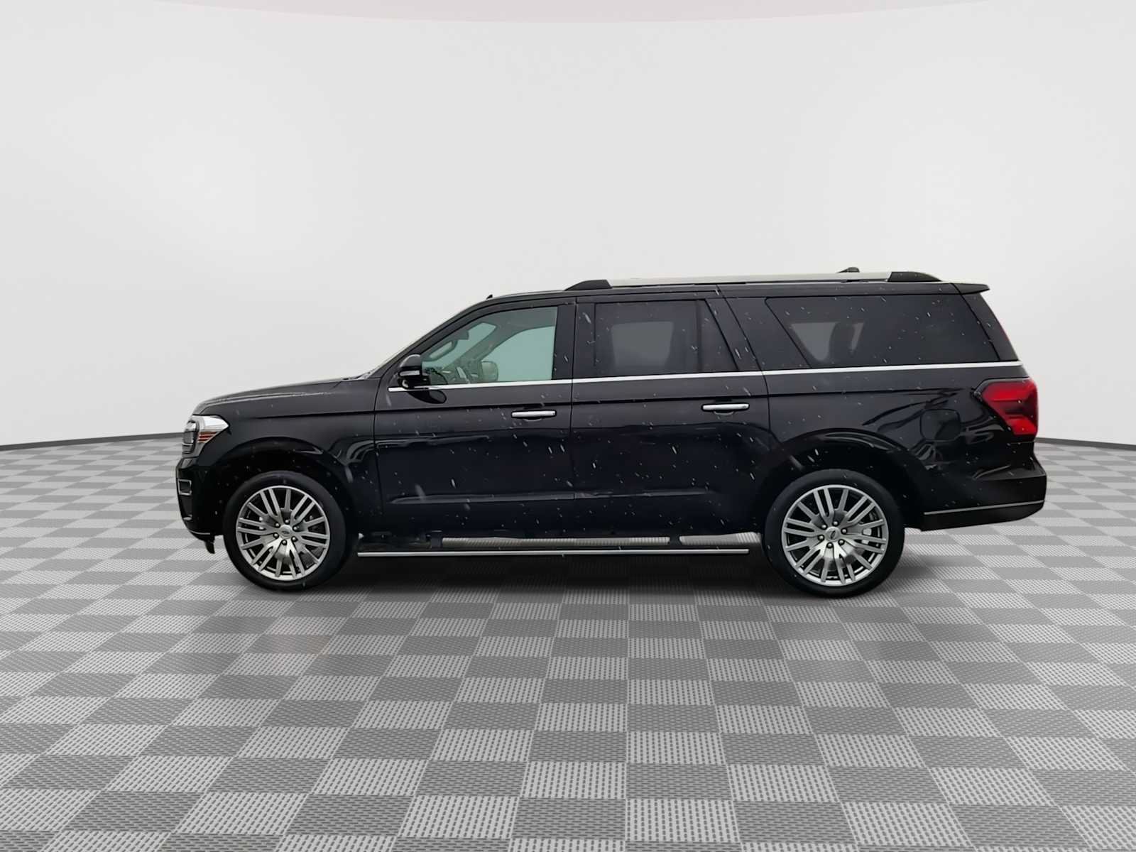Used 2024 Ford Expedition Max Limited AWD/4WD image 5