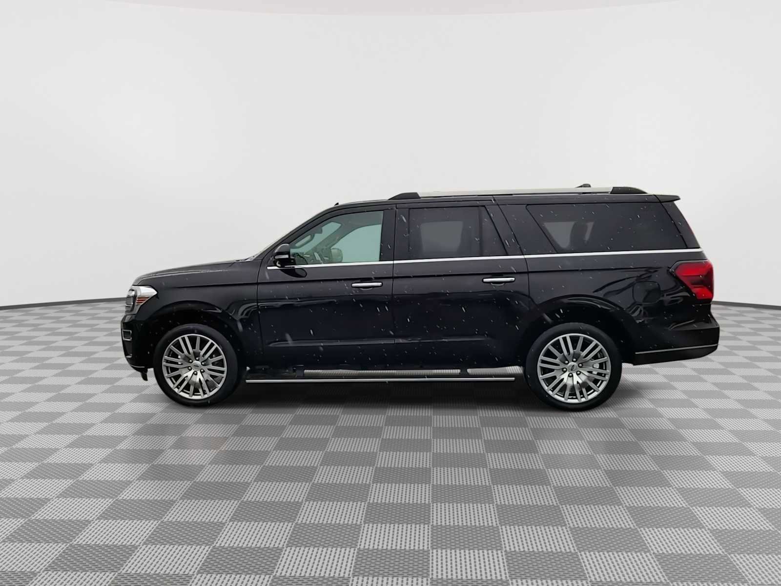 Used 2024 Ford Expedition Max Limited AWD/4WD image 5