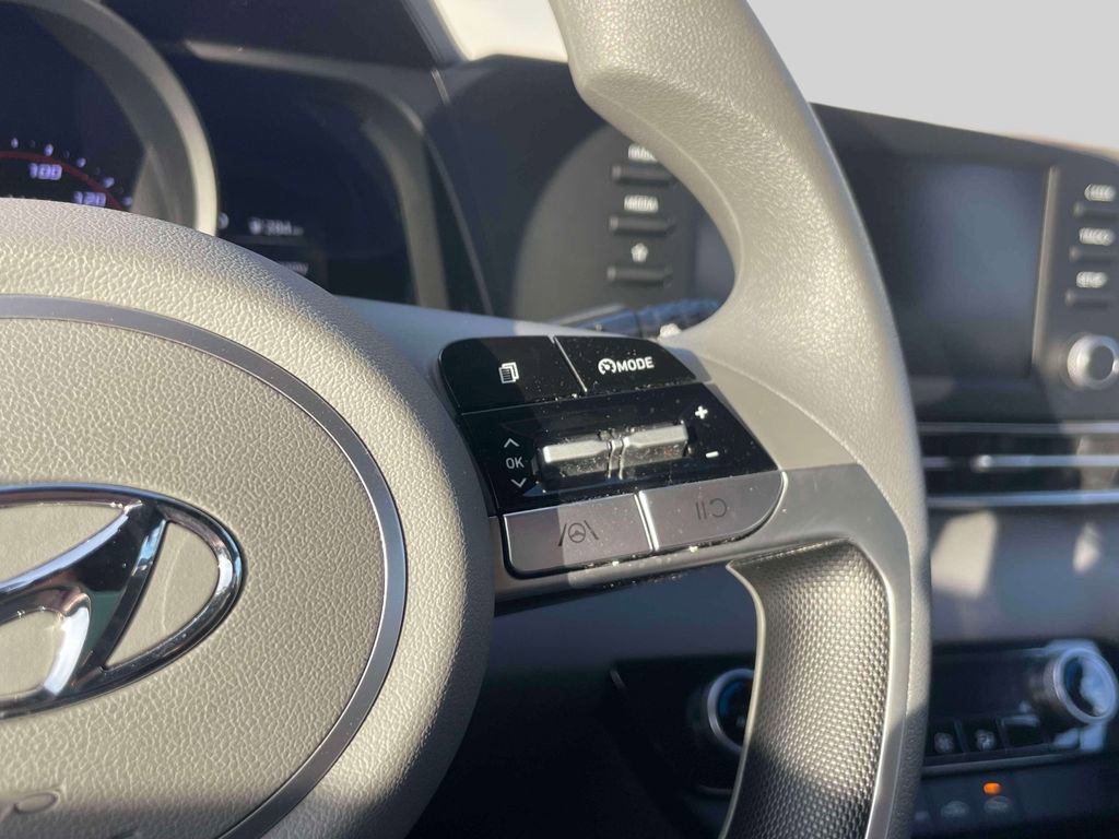 Used 2023 Hyundai Elantra SEL w/ Preferred Accessory Package image 21