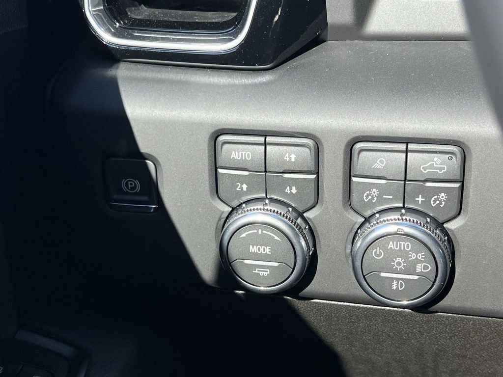 New 2026 GMC Sierra 3500 Denali AWD/4WD image 22
