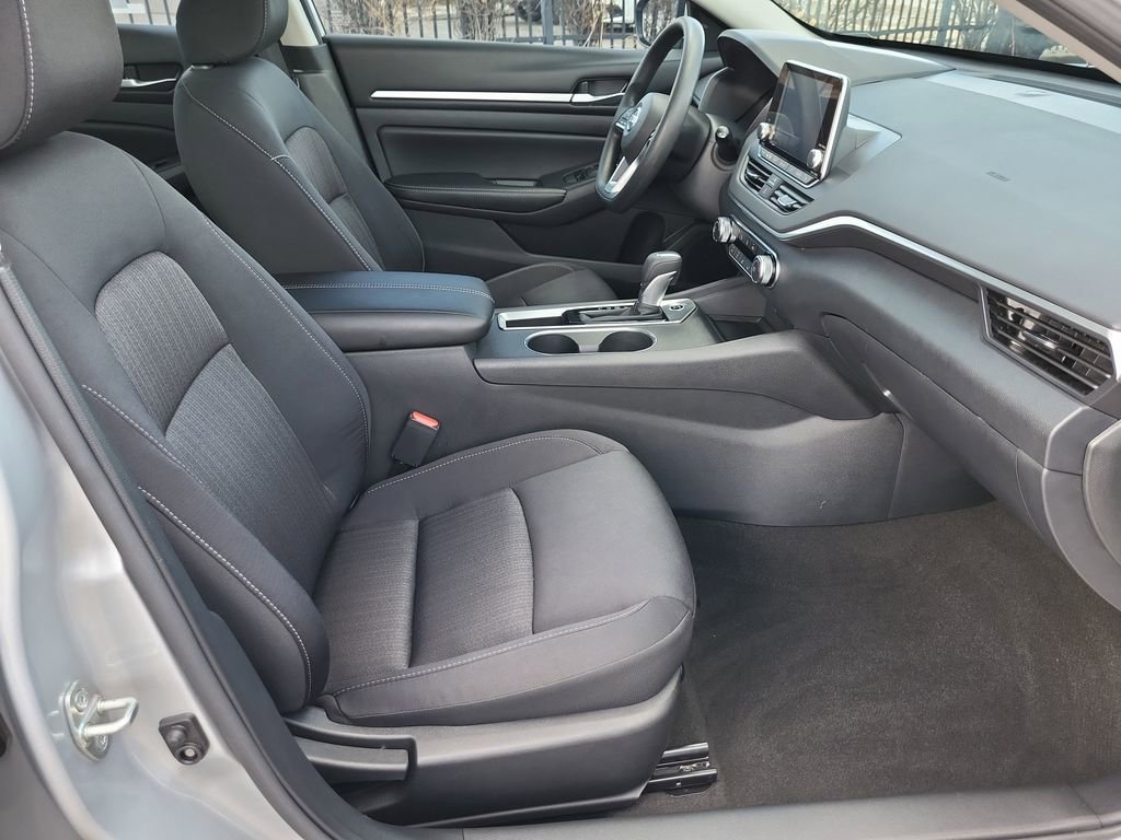 Used 2022 Nissan Altima 2.5 SV image 14