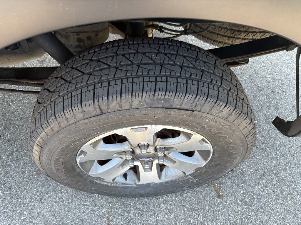 Used 2013 Ford F150 STX w/ Mid Equipment Group AWD/4WD image 10