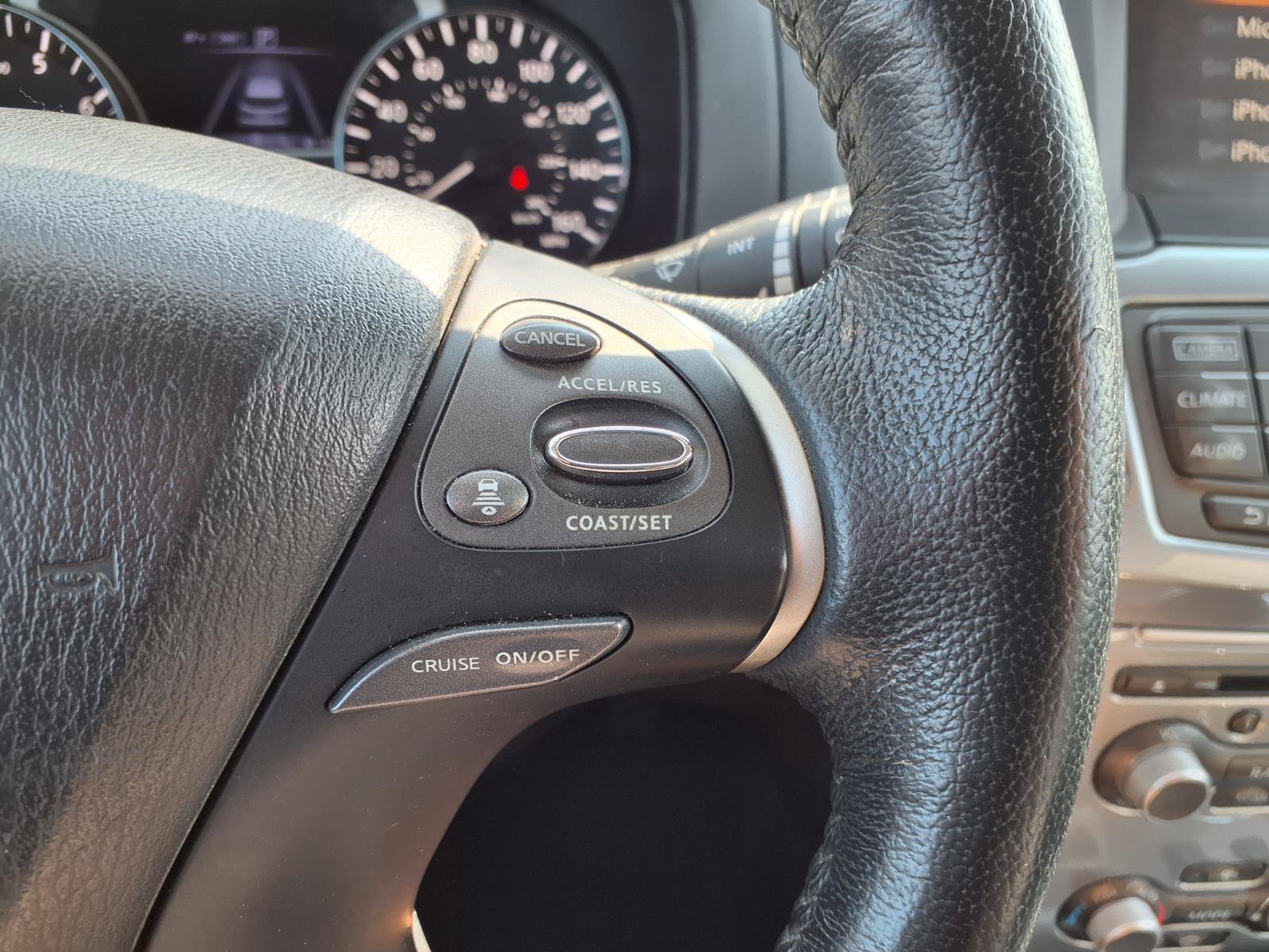 Used 2019 Nissan Pathfinder SL AWD/4WD image 15