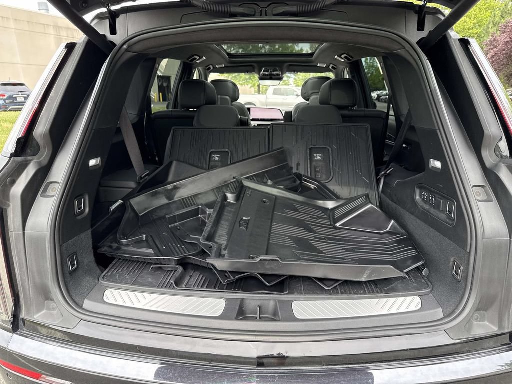 Used 2026 Cadillac Vistiq Platinum w/ LPO, Floor Liner Package AWD/4WD image 25