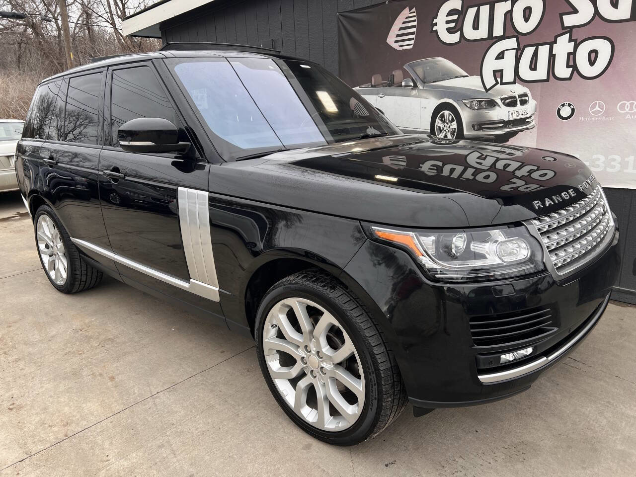 Used 2017 Land Rover Range Rover HSE image 10