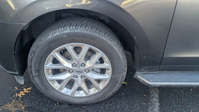 Used 2021 Ford Expedition Max XLT image 9