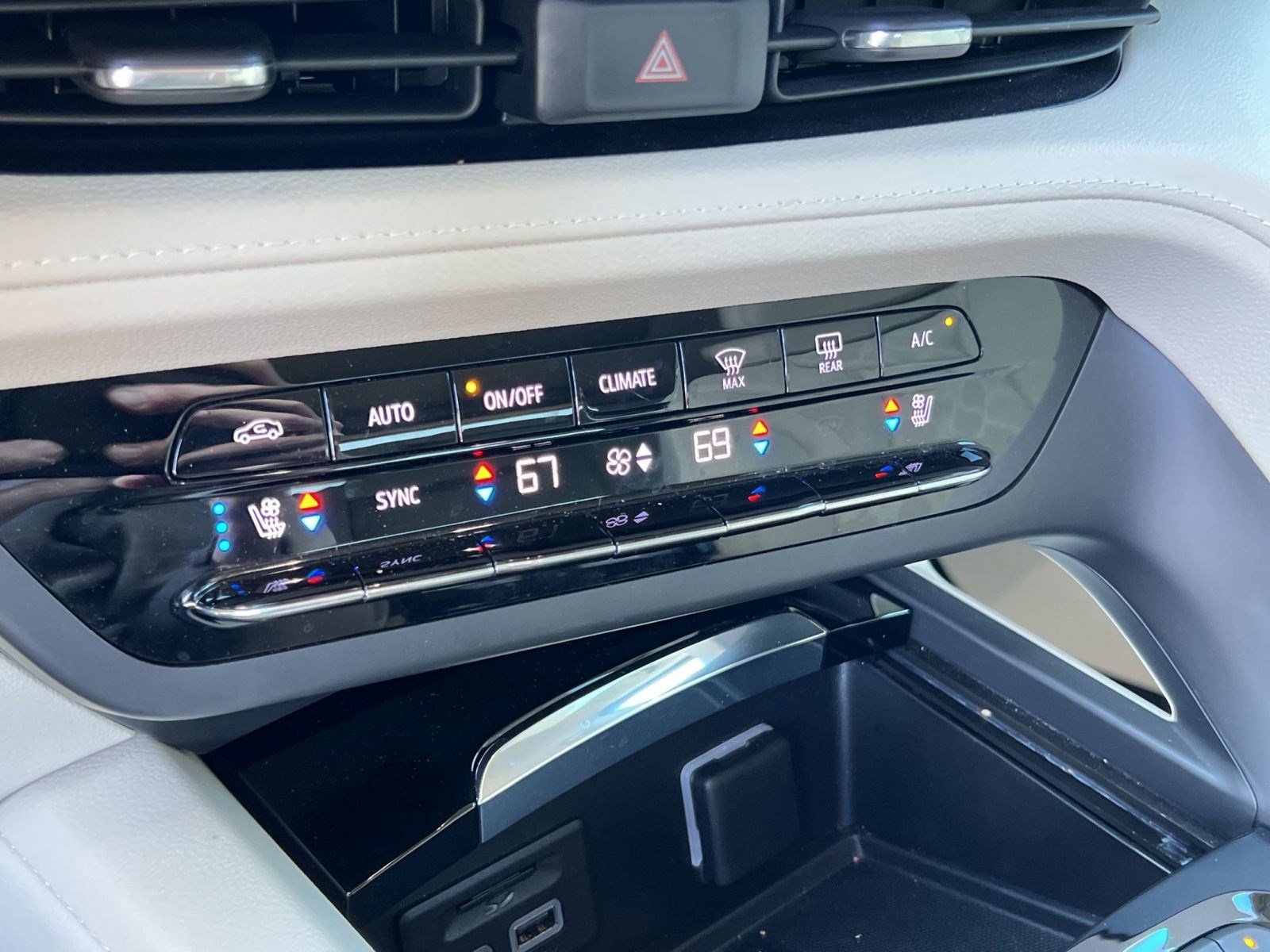 Certified 2023 Buick Envision Avenir image 19