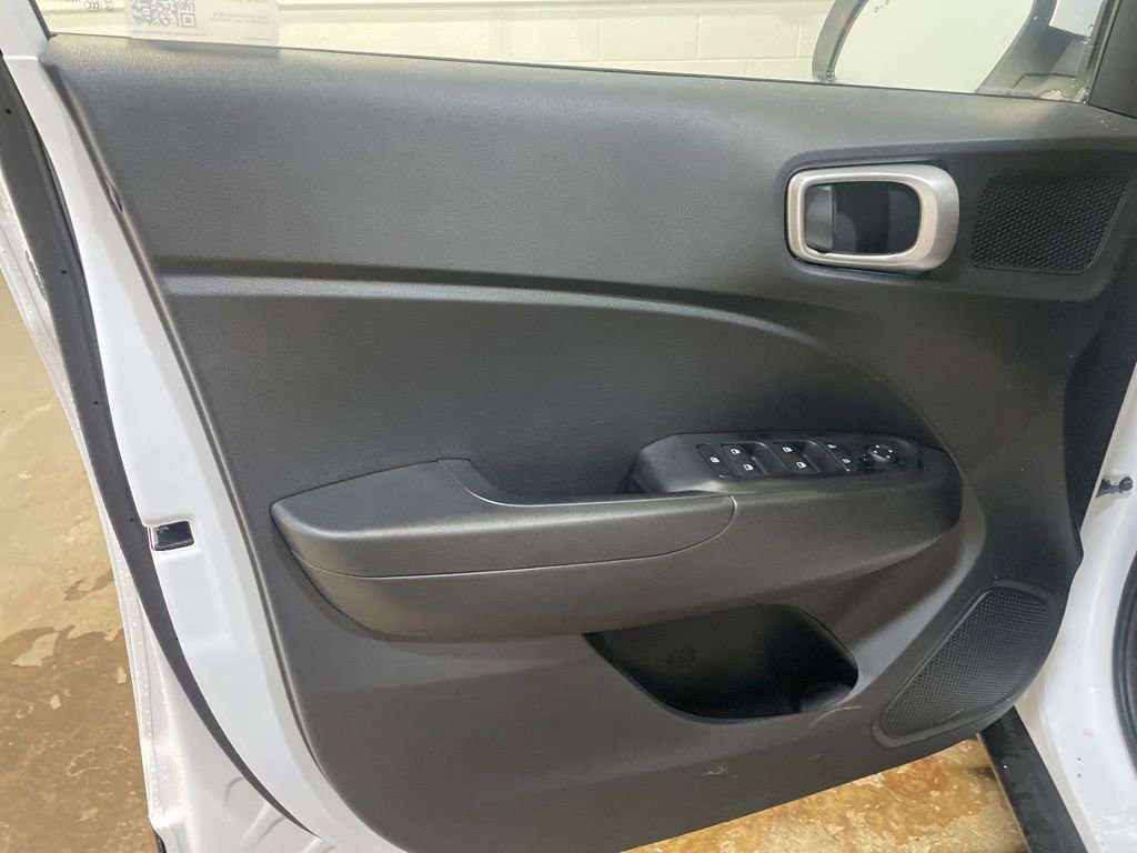 New 2025 Hyundai Venue SEL image 19