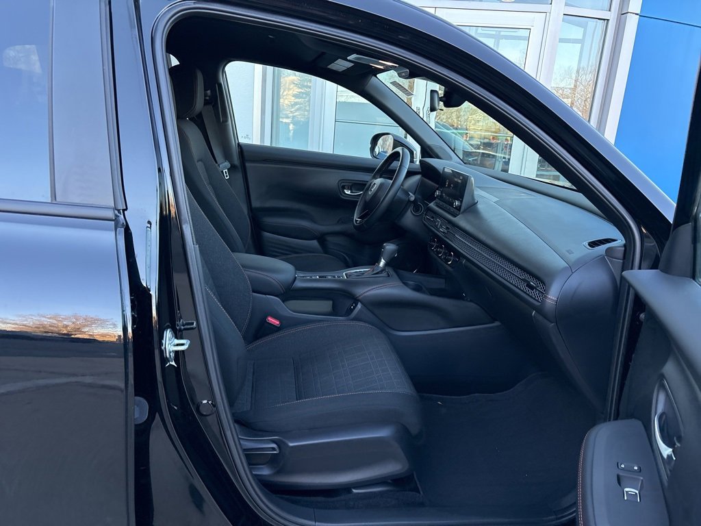 Used 2025 Honda HR-V Sport image 27