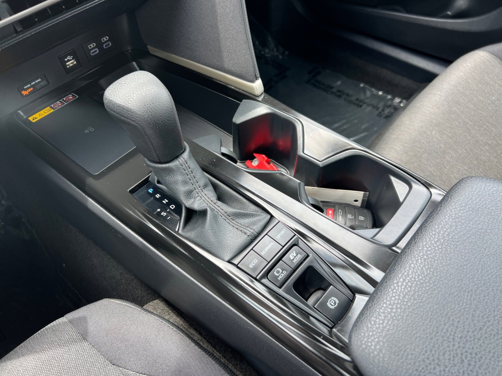 Used 2025 Toyota Camry LE image 14