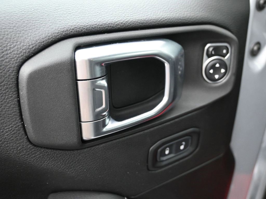 Used 2023 Jeep Wrangler Unlimited Sahara image 11