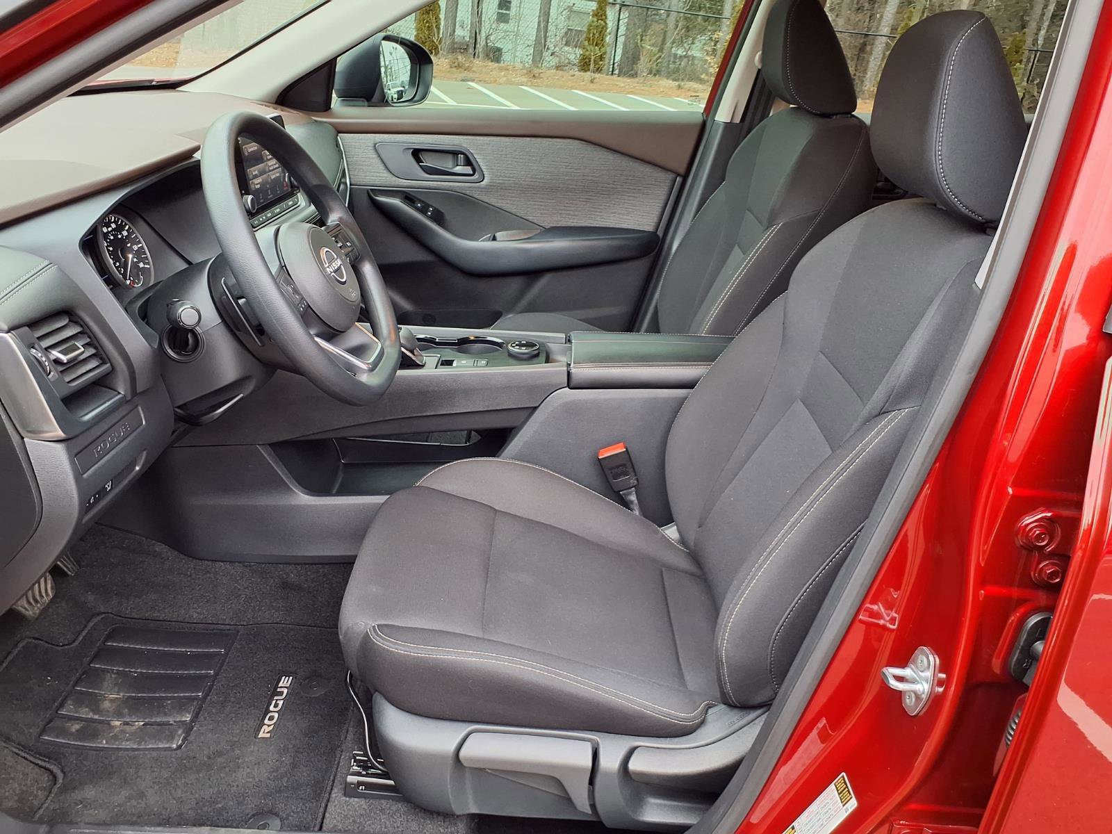 Used 2023 Nissan Rogue S image 11